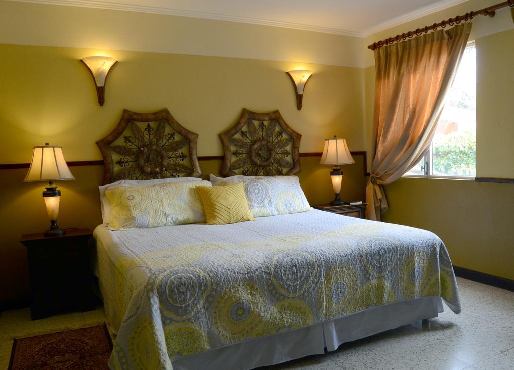 Hostal Villa Toscana 과테말라 외부 사진